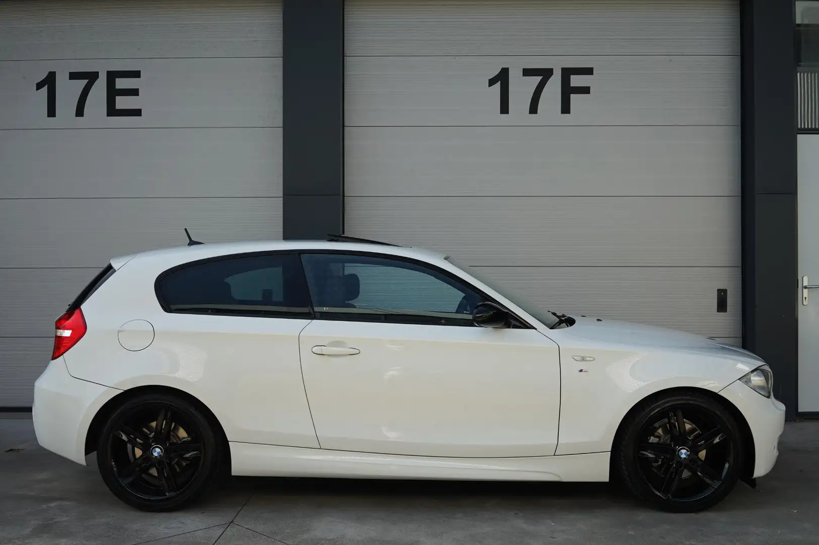 BMW 118 1-serie 118i M-sportpakket 26dkm!!! Wit - 2