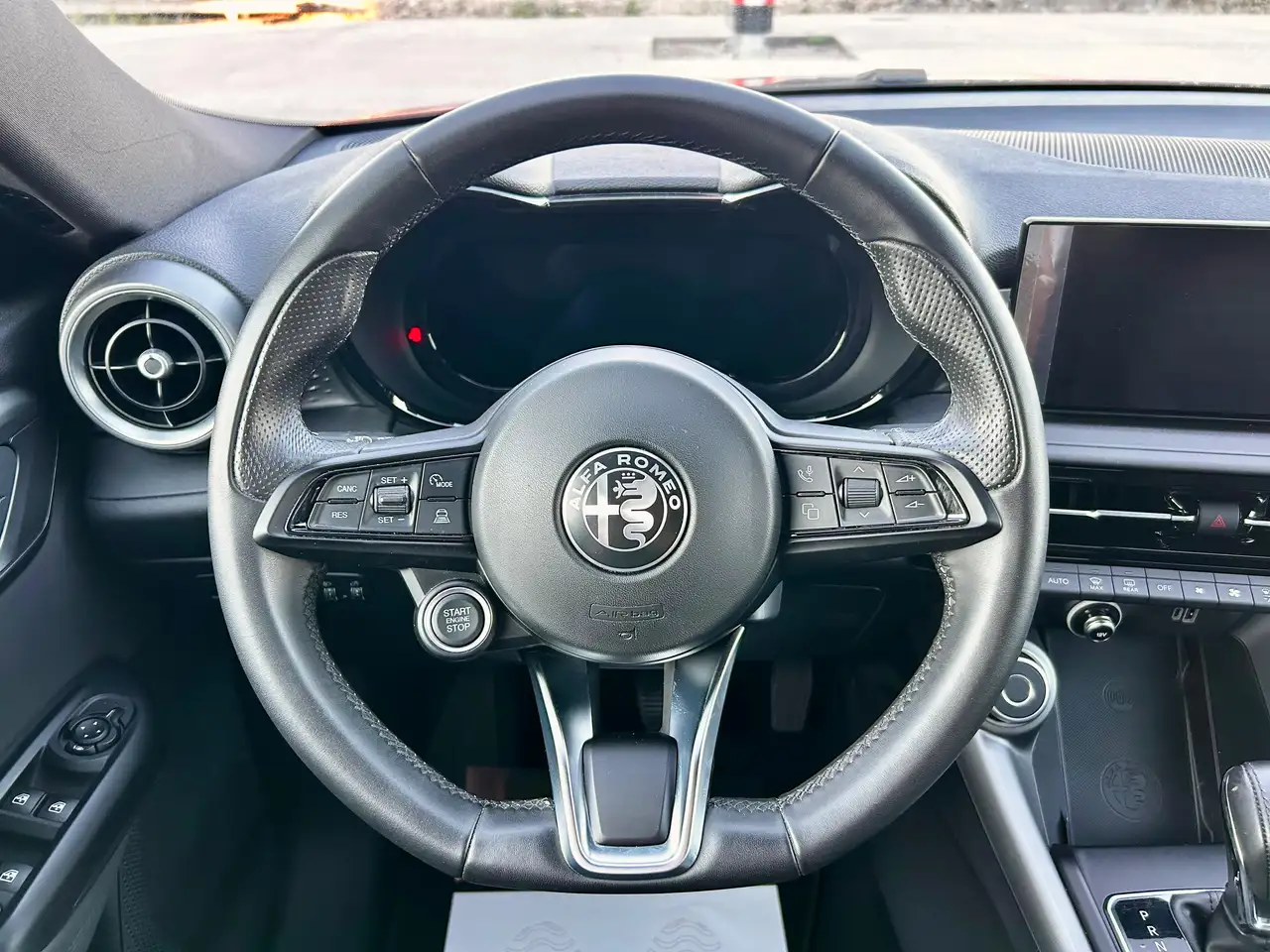 Alfa Romeo Tonale 2023 — фото 12