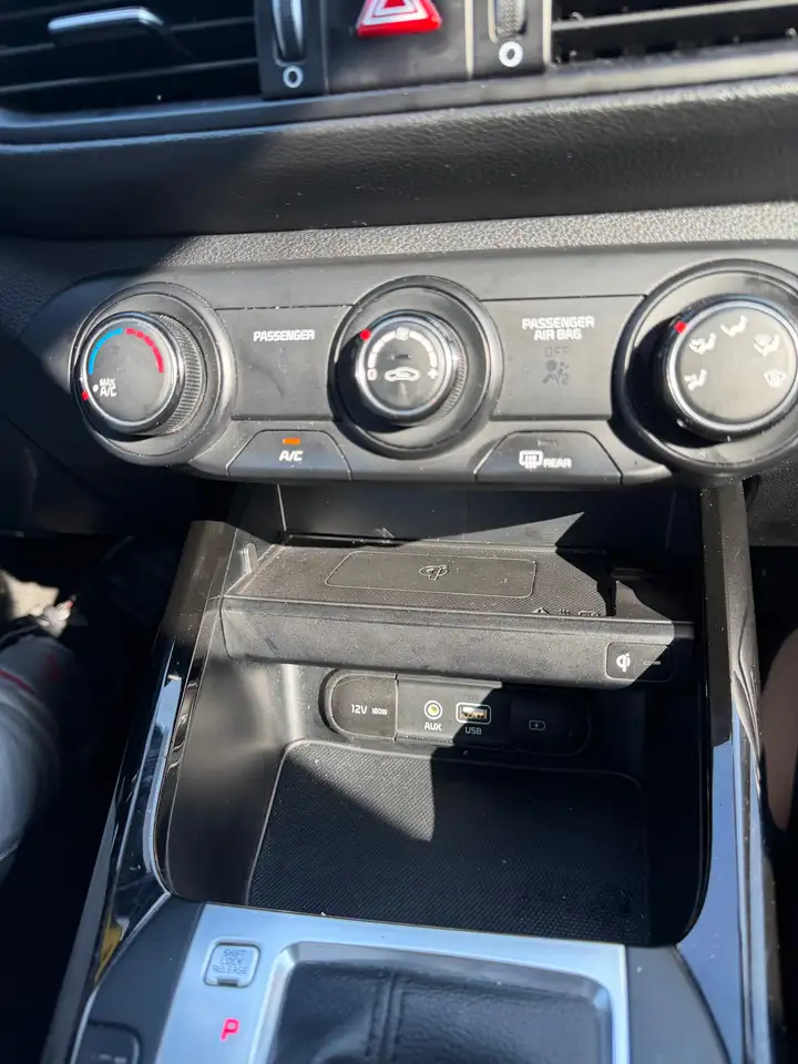 Kia Forte снимка Kia Forte