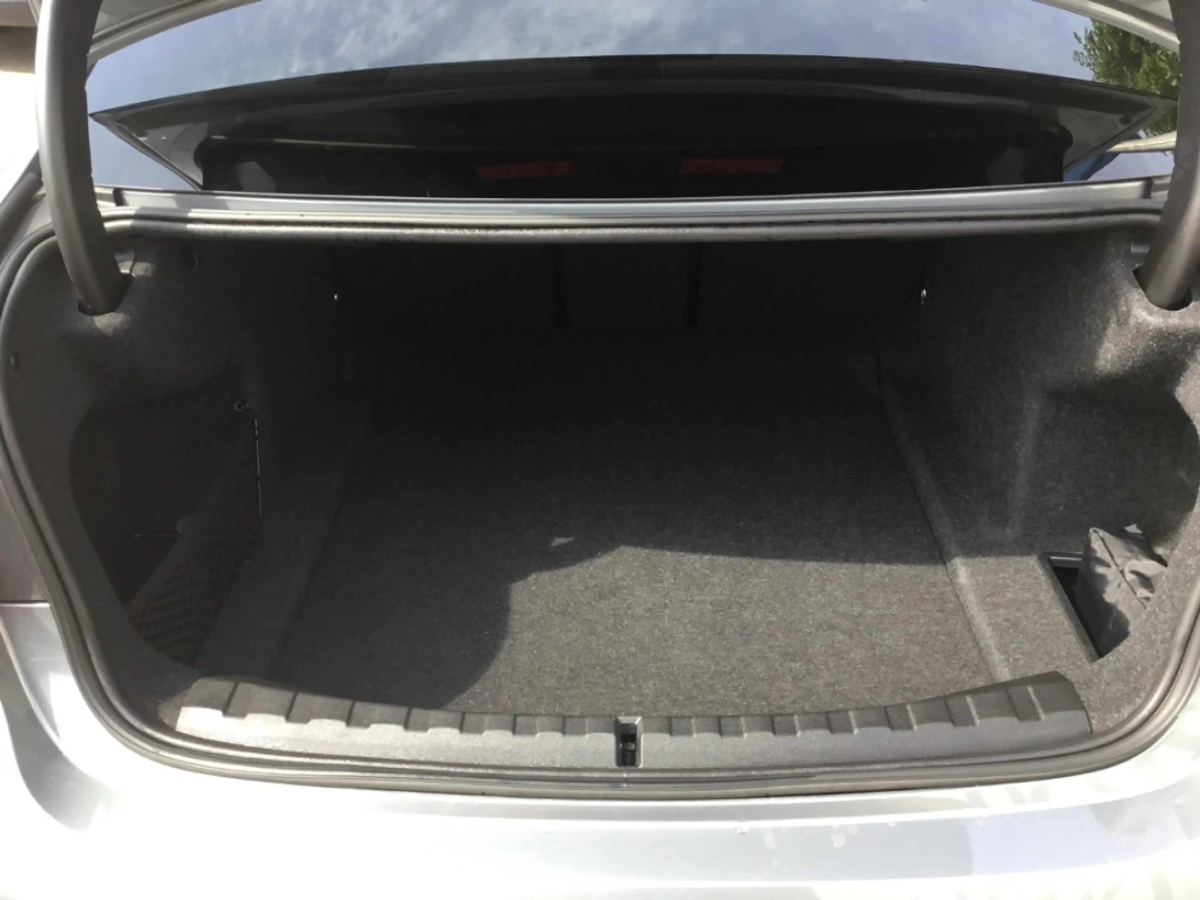 BMW 320 iA Limo M-Sport 18''SR adLED ACC Kamera Driving As — photo 14