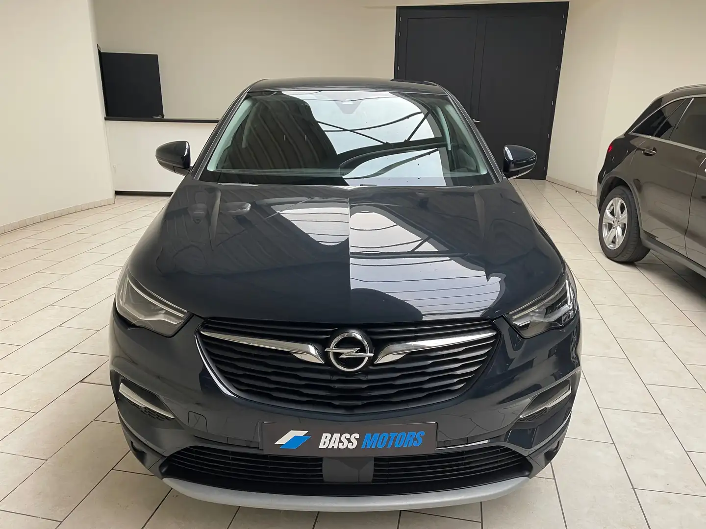 Opel Grandland X 1.2 Turbo Innovation Grijs - 2