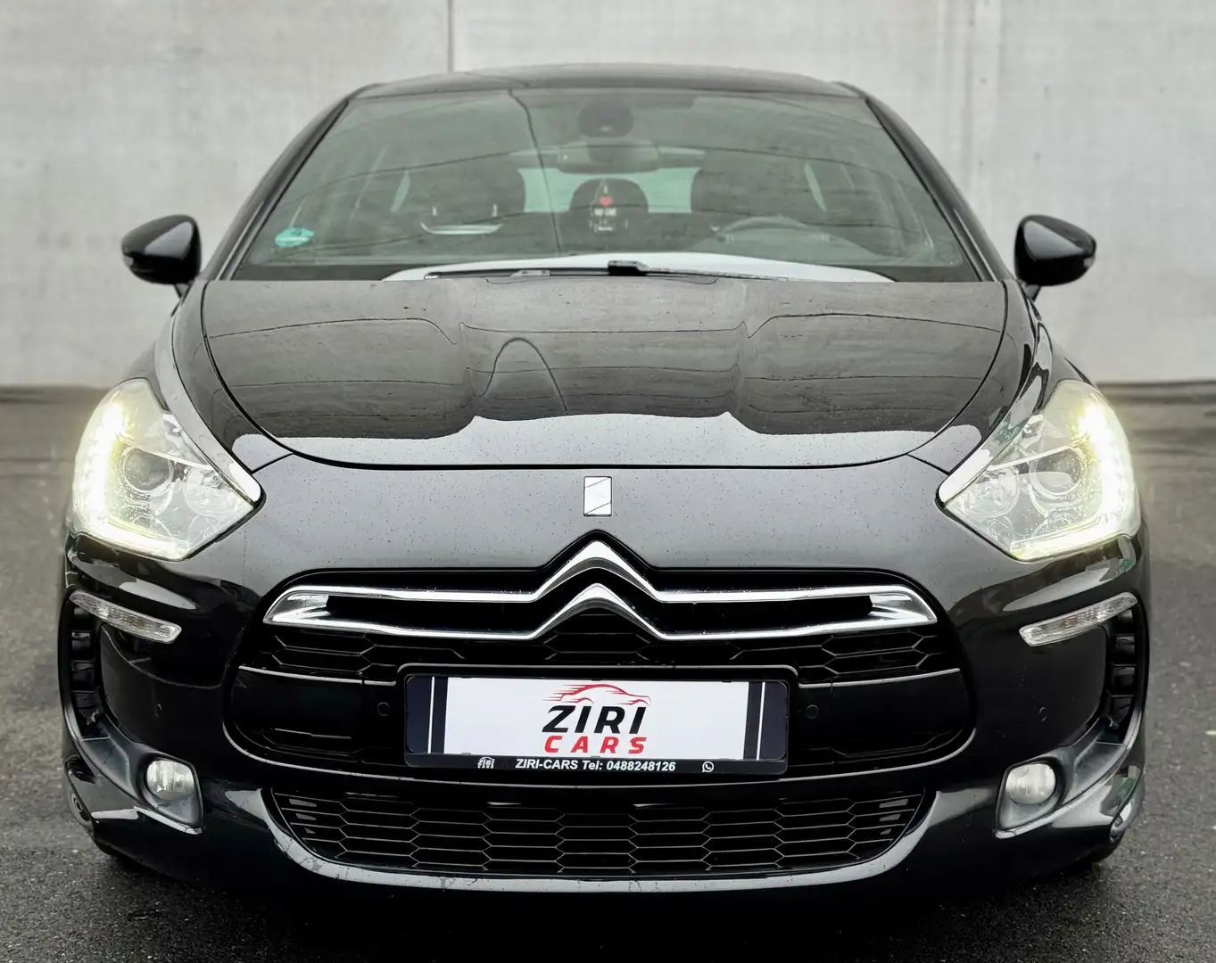 Citroen DS5 DS5 e-HDi 115 EGS6 SoChic Noir - 2