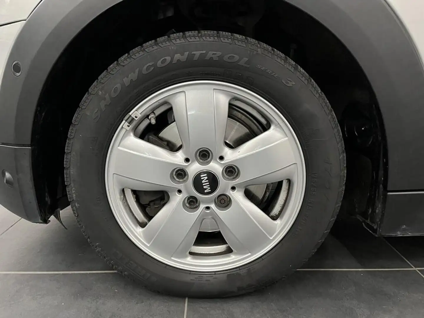 MINI Cooper D Cabrio 1.5 Cooper D Boost Auto Argent - 1