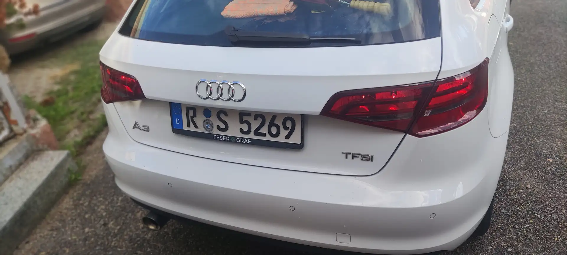 Audi A3 A3 1.2 TFSI Sportback Ambition leicht Unfall Weiß - 2