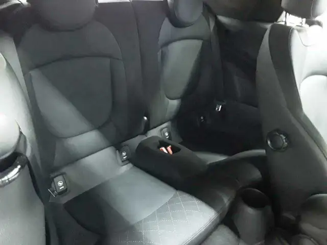 Mini Convertible view 14
