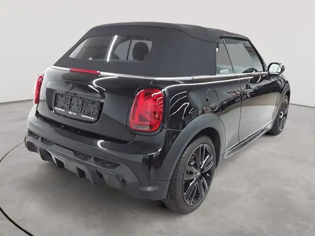 Mini Convertible view 4