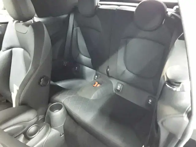 Mini Convertible view 13