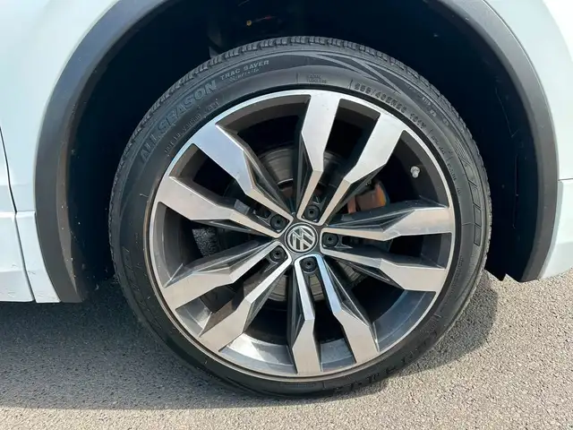 Volkswagen Tiguan view 13