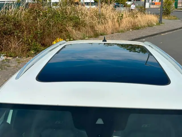 Volkswagen Tiguan view 11