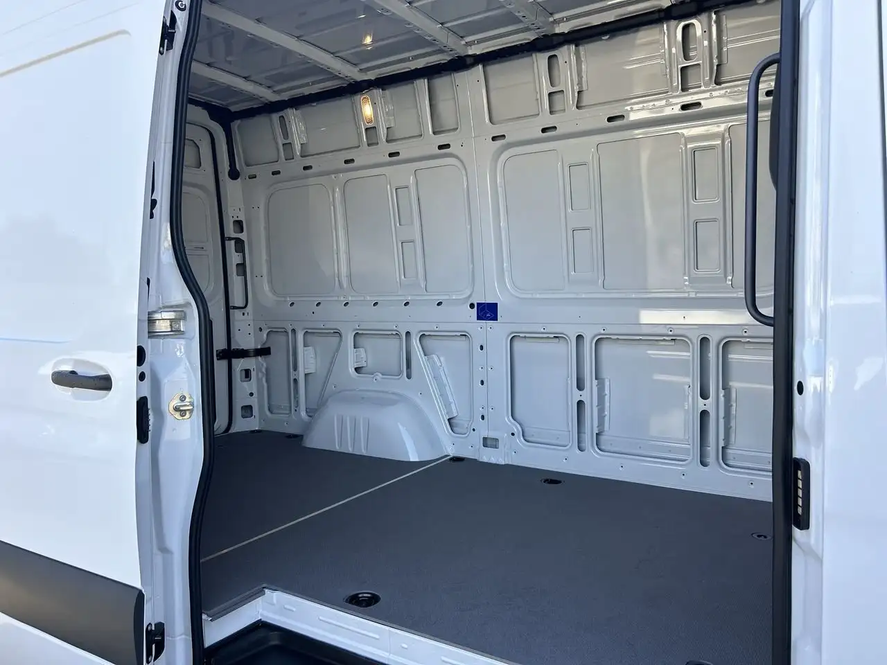 Mercedes-Benz Sprinter снимка Mercedes-Benz Sprinter