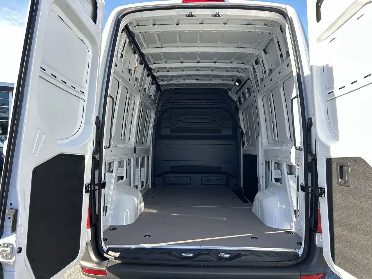 Mercedes-Benz Sprinter снимка Mercedes-Benz Sprinter