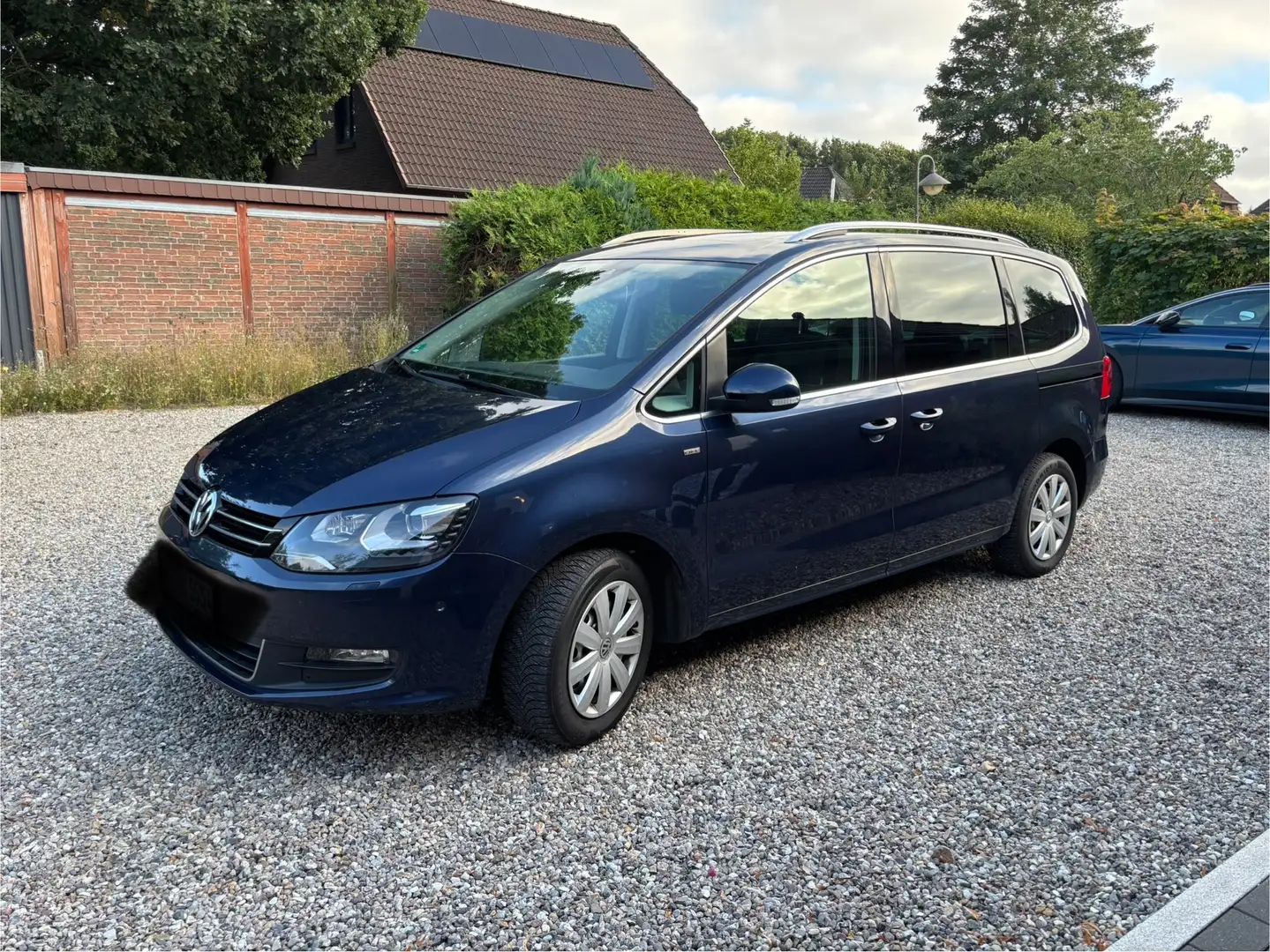 Volkswagen Sharan Diesel 2.0 , Ausstattungsvariante LIFE Blau - 1