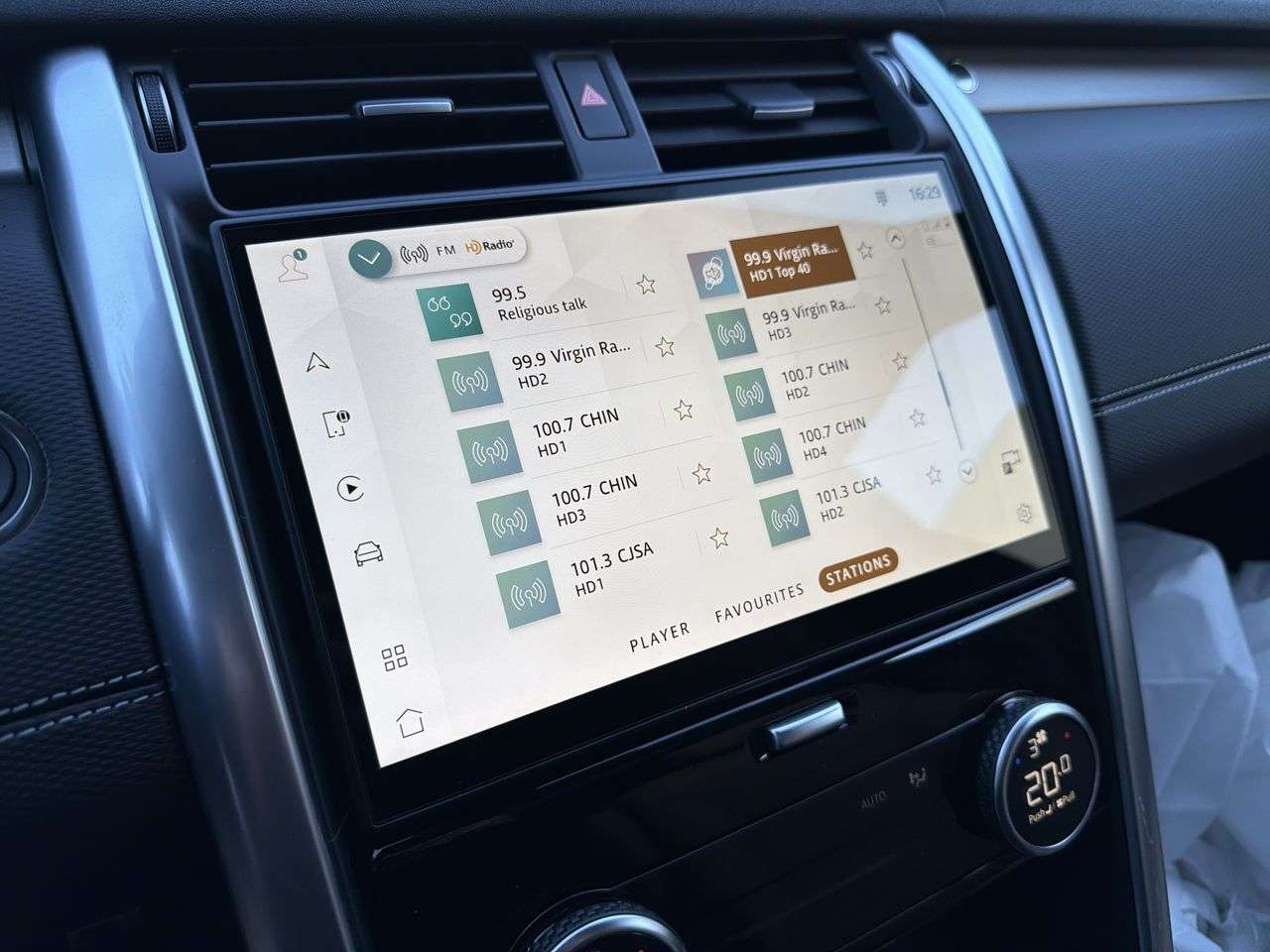 2026 Land Rover Discovery P300 Dynamic SE thumb 13