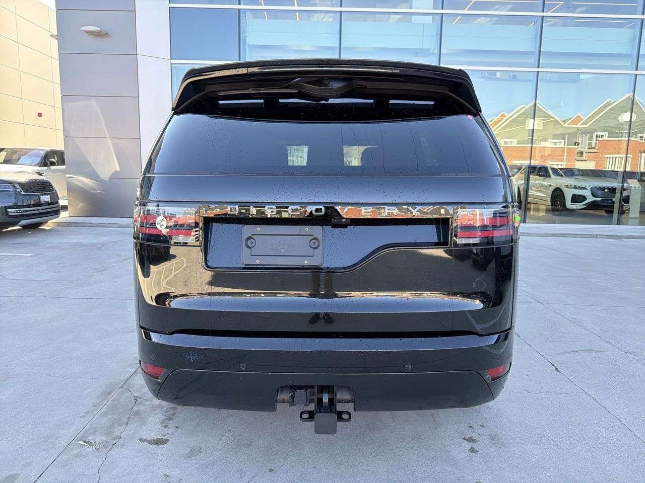 2026 Land Rover Discovery P300 Dynamic SE alt 4