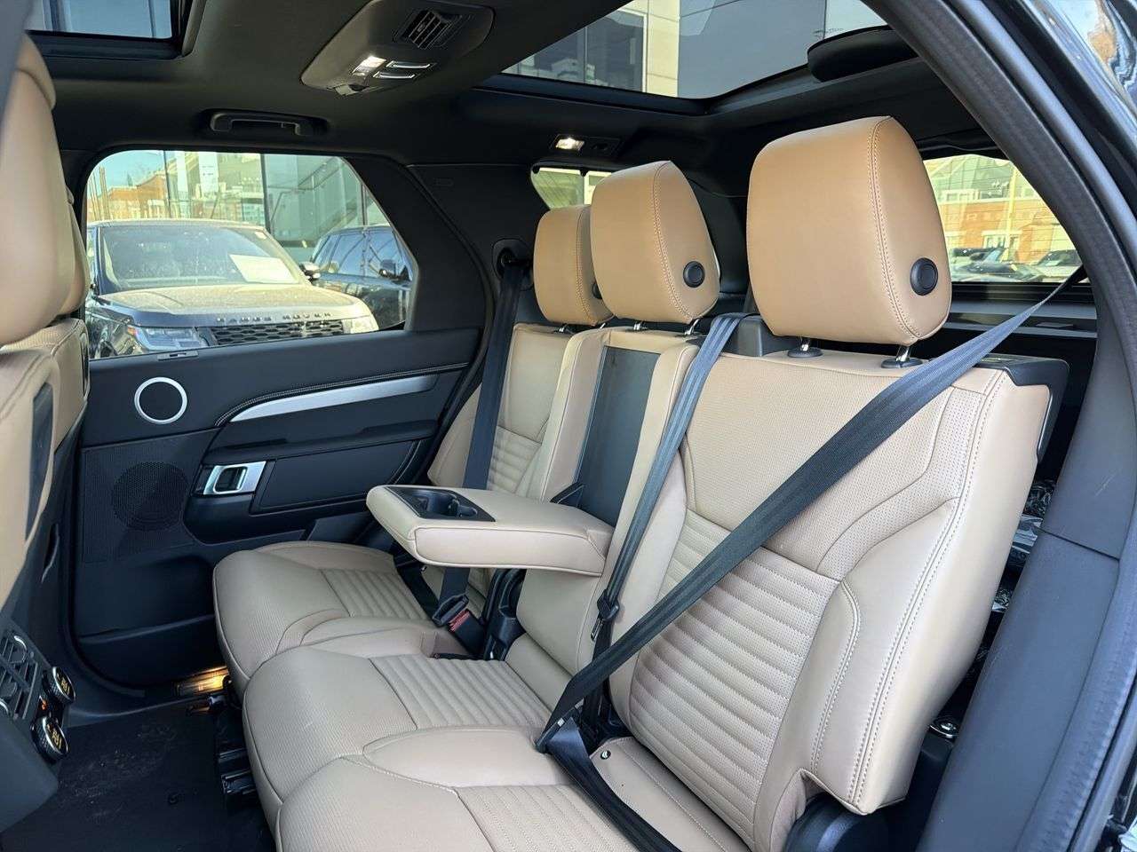 2026 Land Rover Discovery P300 Dynamic SE thumb 20
