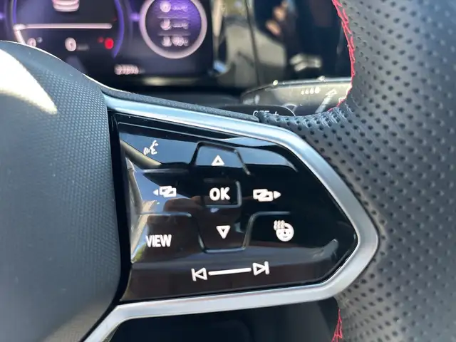 Volkswagen Golf view 10