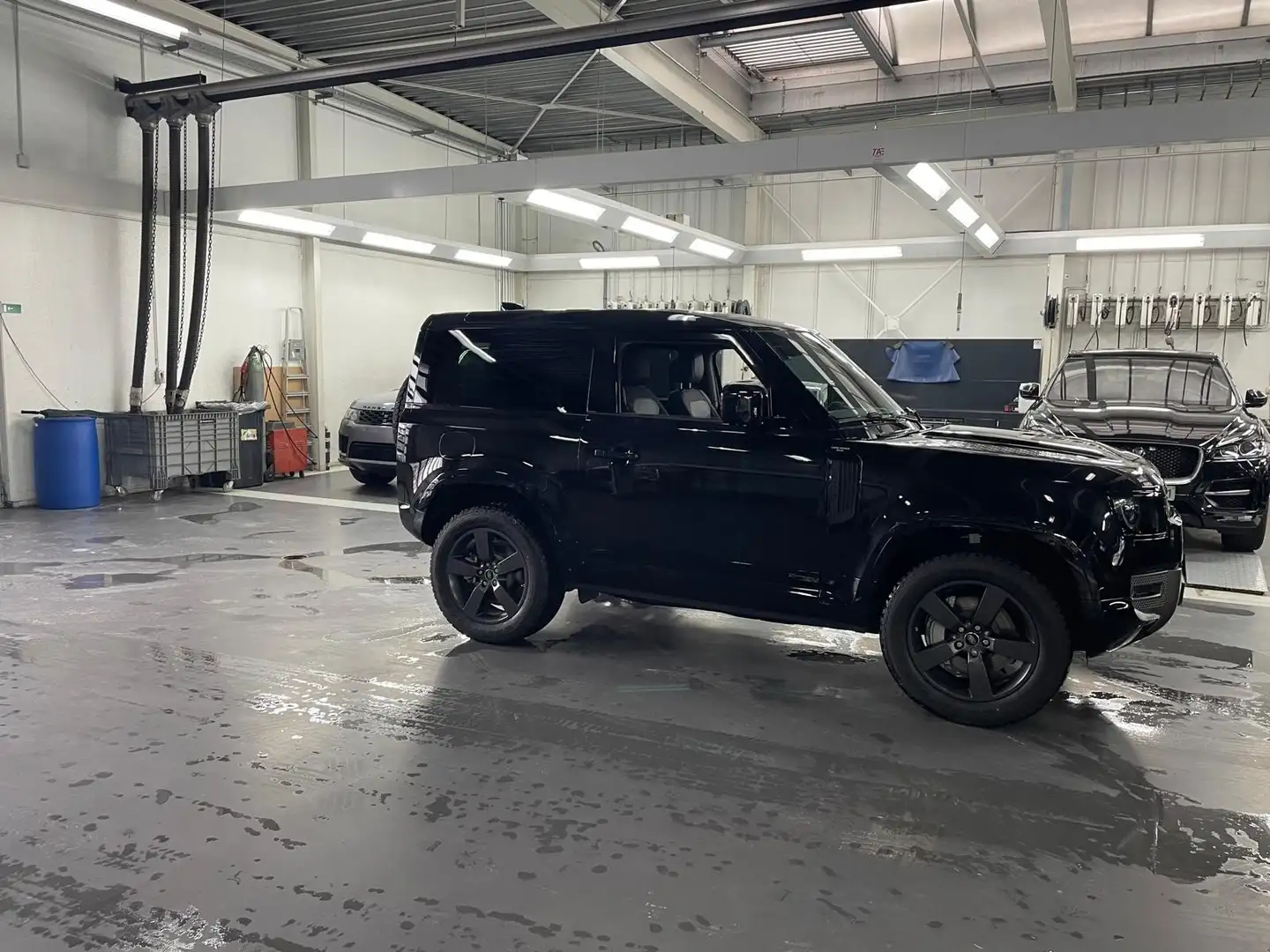 Land Rover Defender Defender 90 D300 X-Dynamic HSE Noir - 2