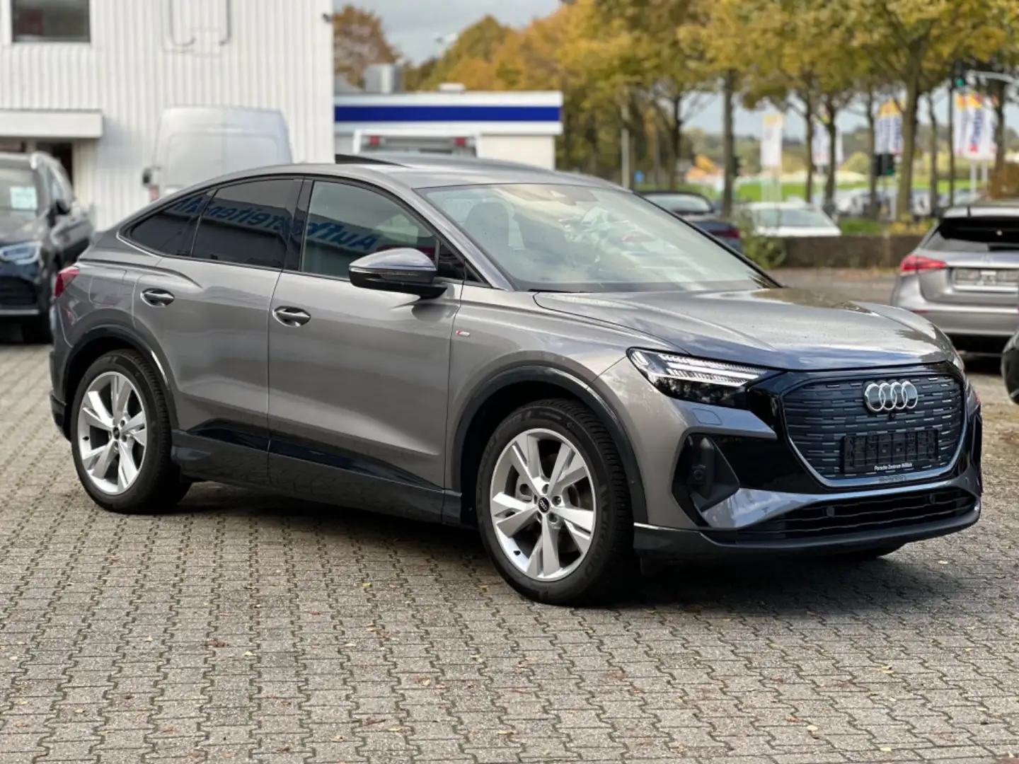 Audi Q4 e-tron Sportback S Line LEDER MATRIX PANO VOL Gris - 2
