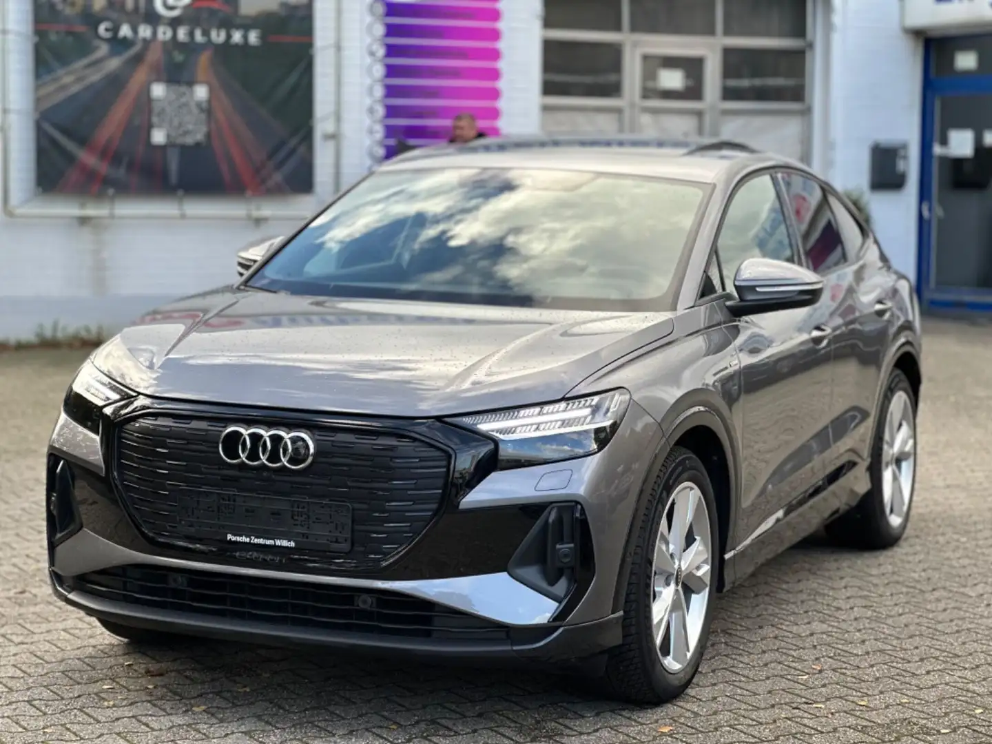 Audi Q4 e-tron Sportback S Line LEDER MATRIX PANO VOL Gris - 1
