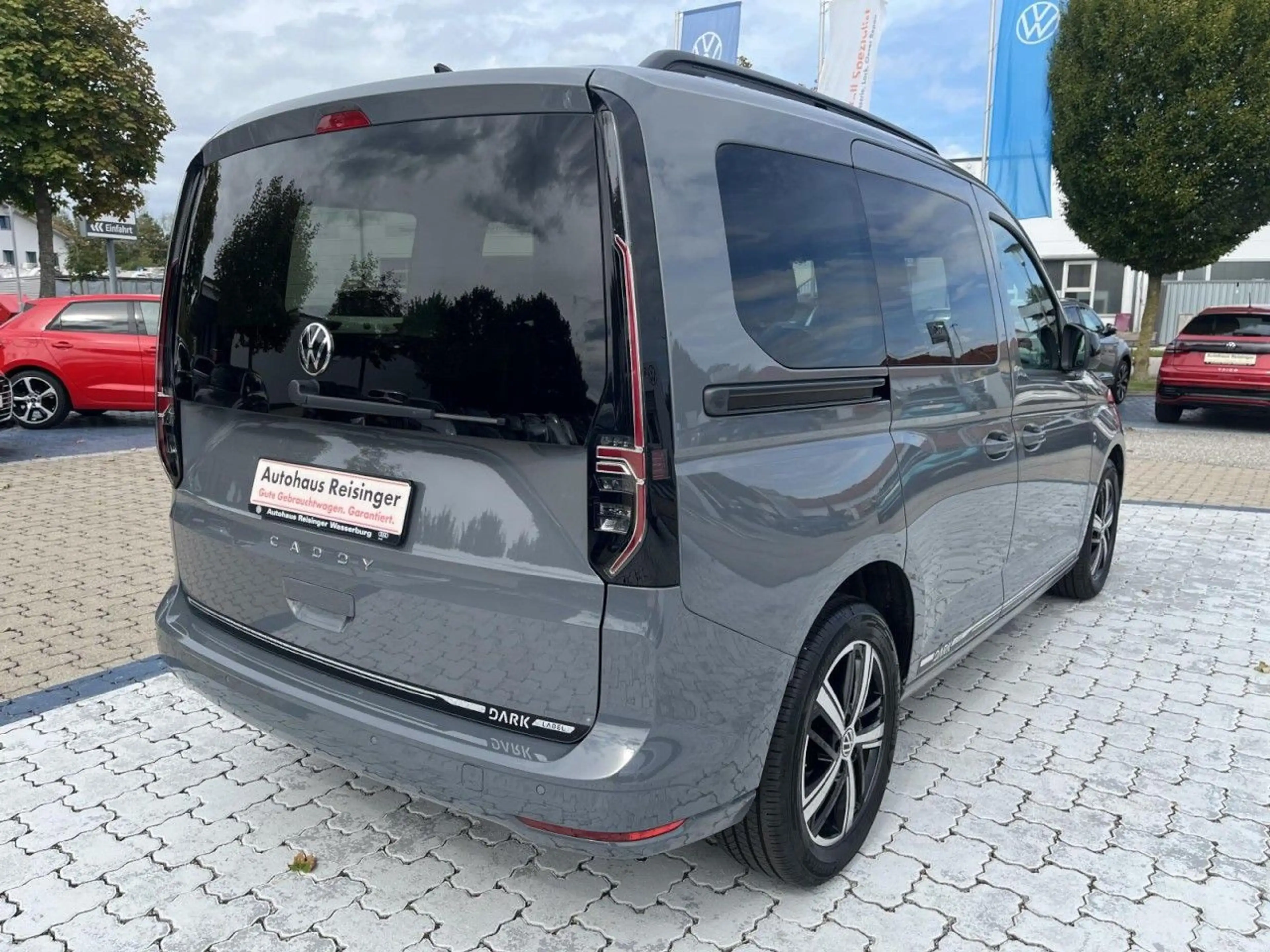 Volkswagen Caddy 2.0 TDI Dark Label DSG (LED+Panorama+PDC) — photo 4