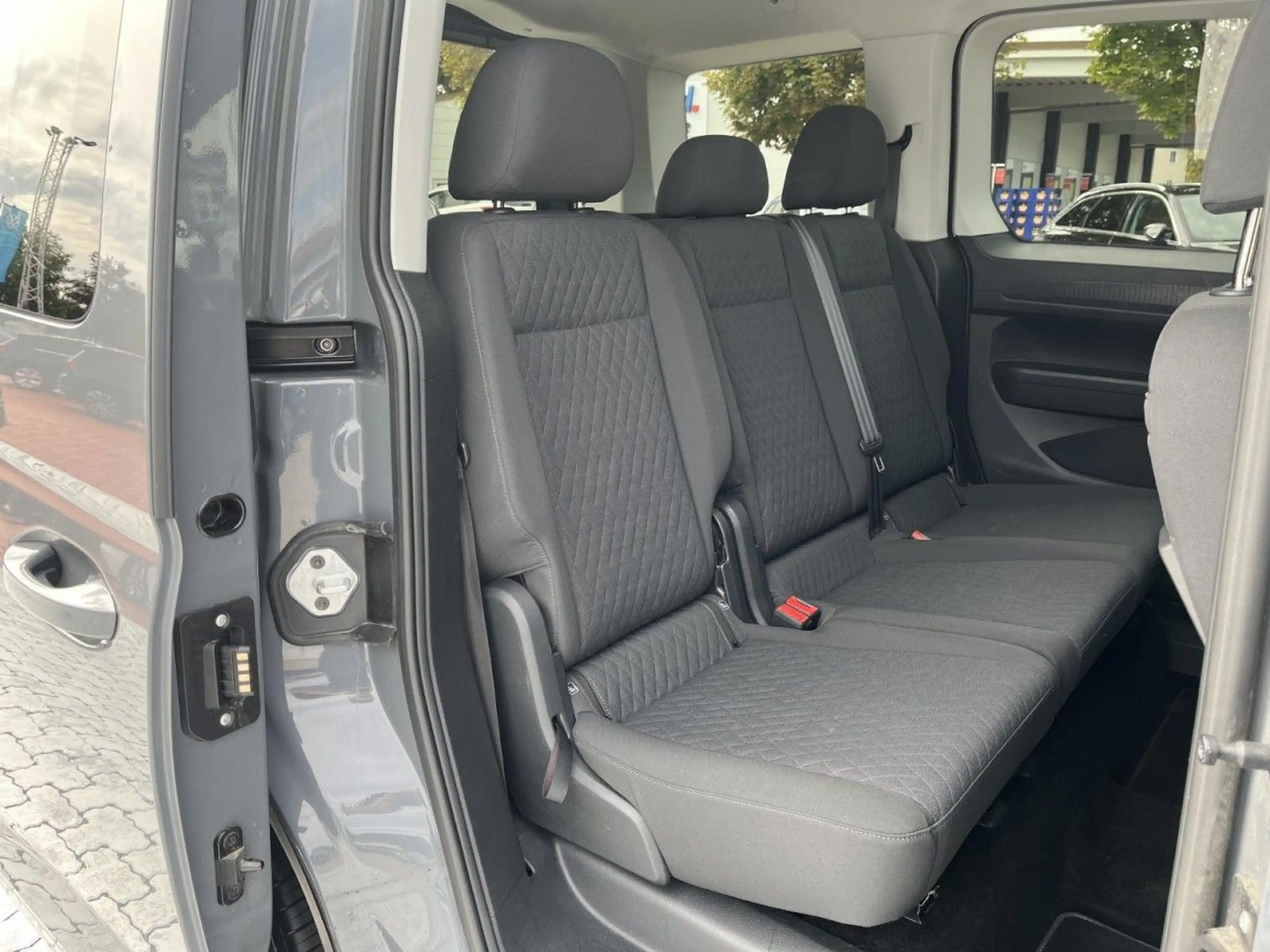 Volkswagen Caddy 2.0 TDI Dark Label DSG (LED+Panorama+PDC) — photo 11