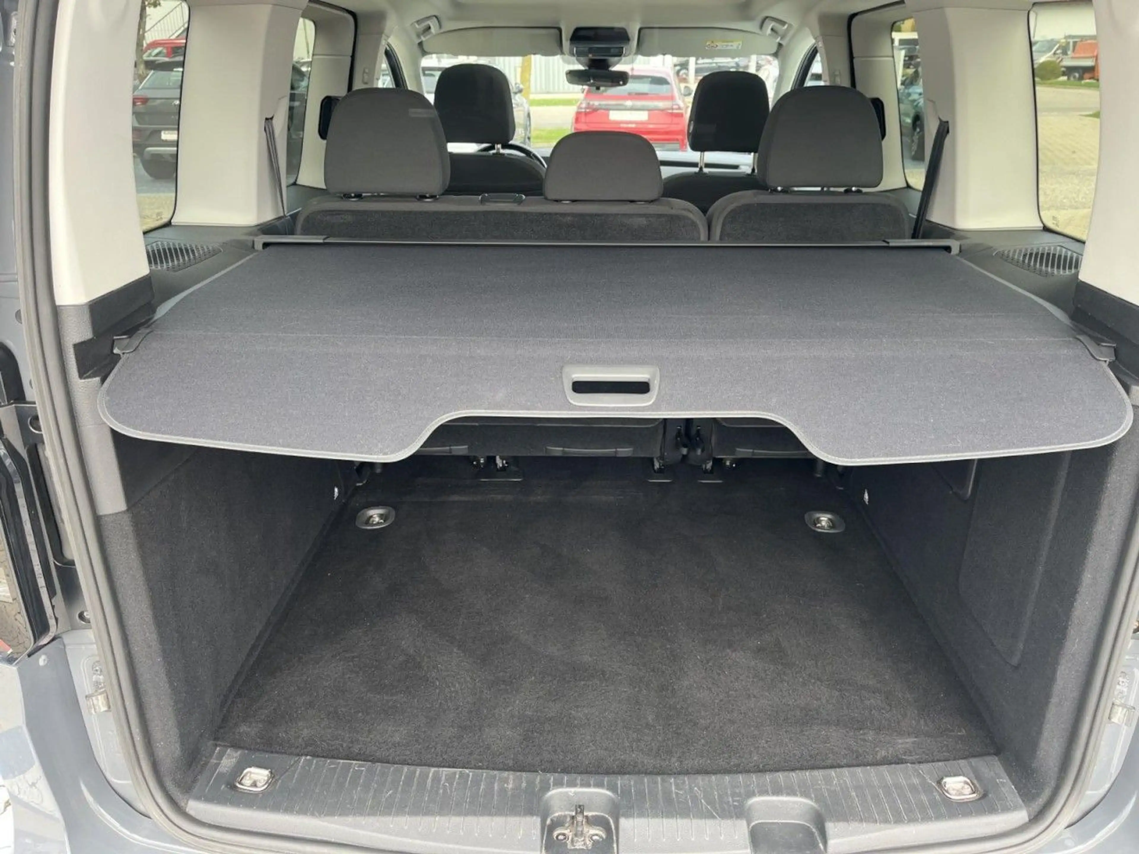 Volkswagen Caddy 2.0 TDI Dark Label DSG (LED+Panorama+PDC) — photo 9