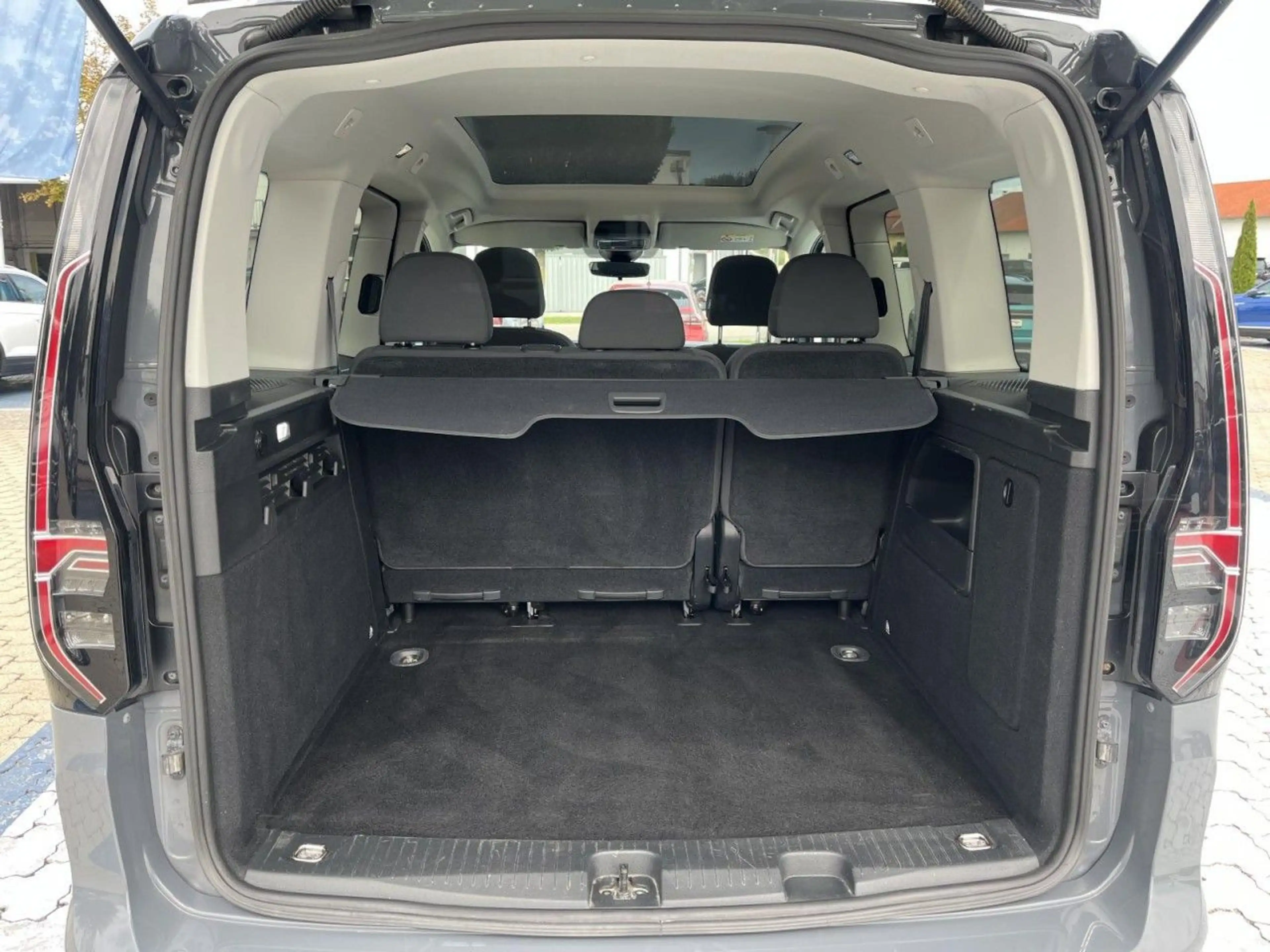 Volkswagen Caddy 2.0 TDI Dark Label DSG (LED+Panorama+PDC) — photo 8