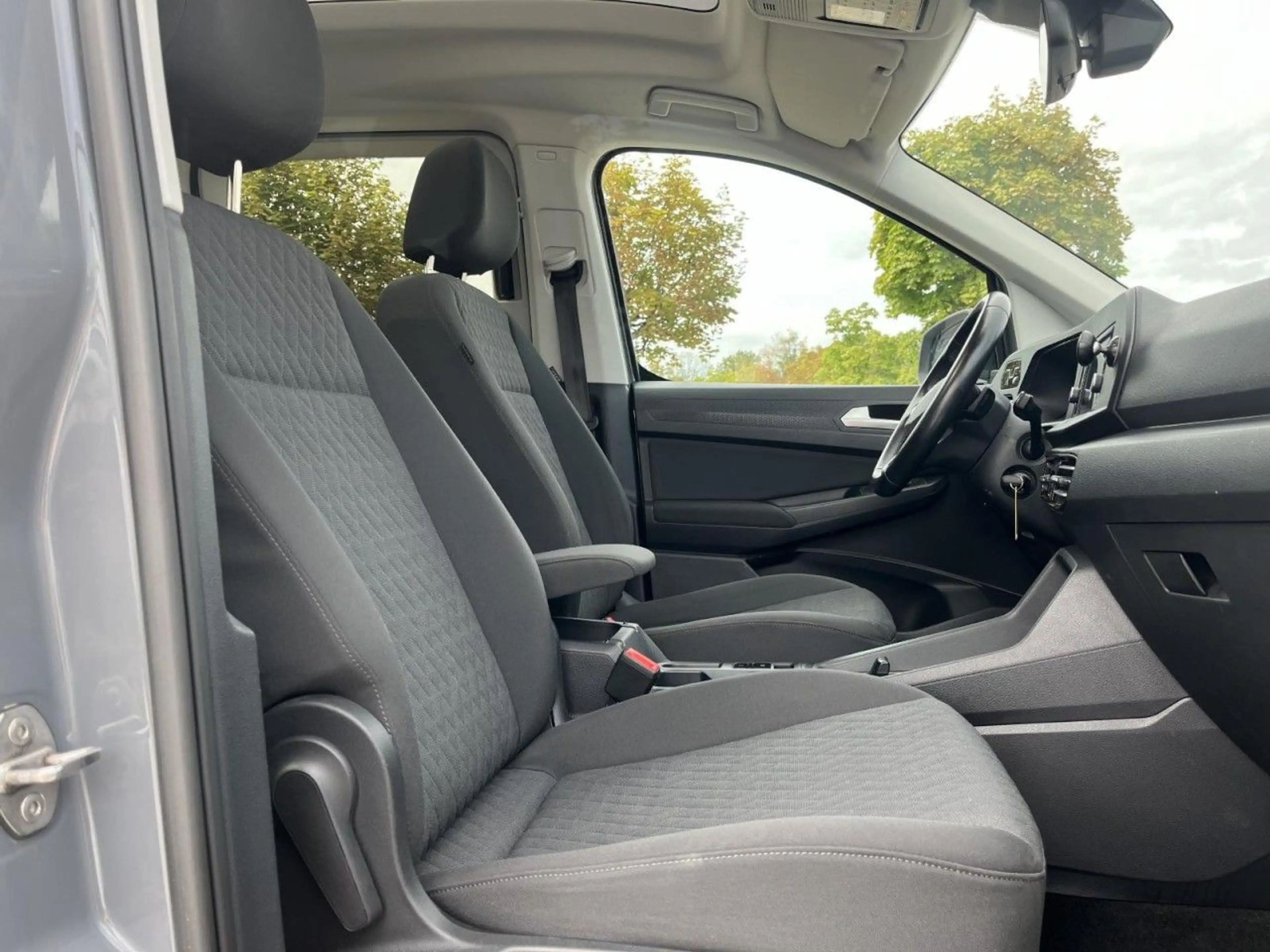 Volkswagen Caddy 2.0 TDI Dark Label DSG (LED+Panorama+PDC) — photo 25