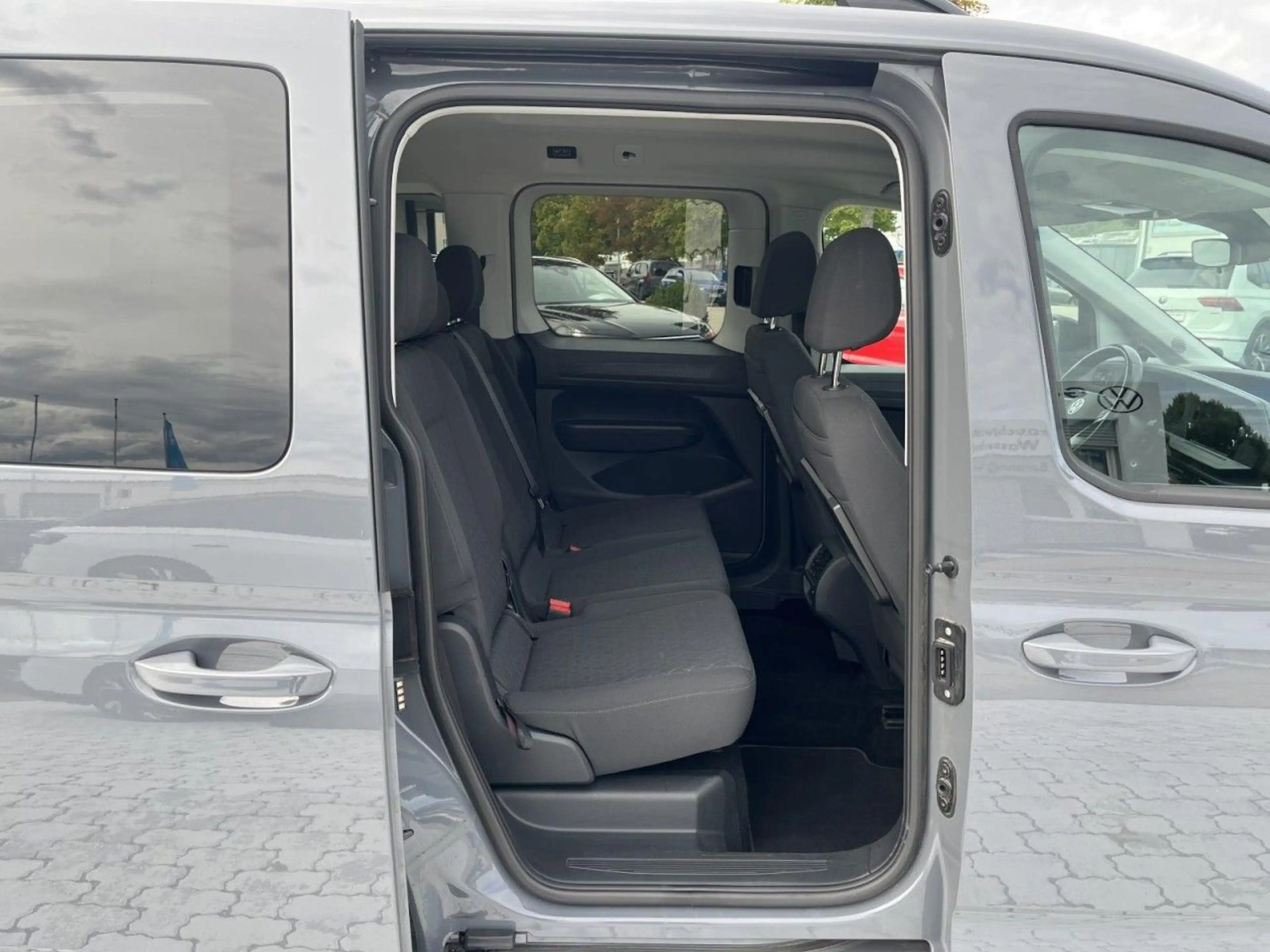 Volkswagen Caddy 2.0 TDI Dark Label DSG (LED+Panorama+PDC) — photo 10