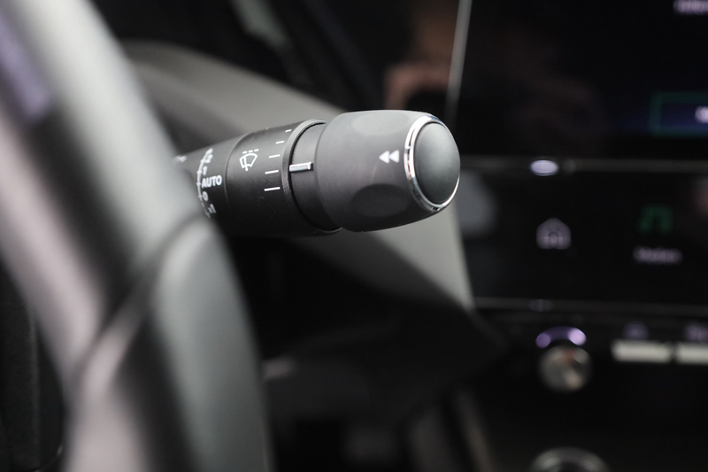 Peugeot 408 1.2 Hybrid 145 Aut. LED ACC Navi — photo 18