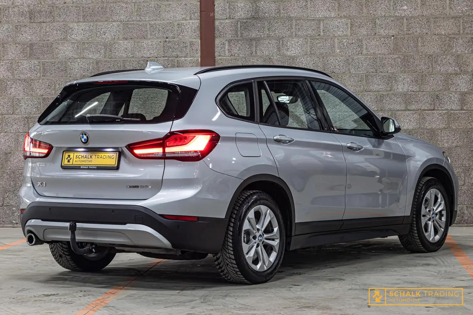BMW X1 XDrive25e Executive|Trekhaak|LED|Dealer ond|Garant Gri - 2