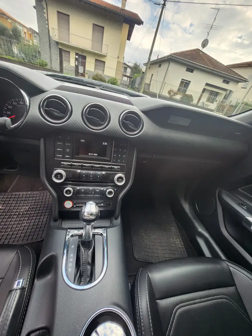 Ford Mustang Fastback 3.7 V6. no superbollo - 1