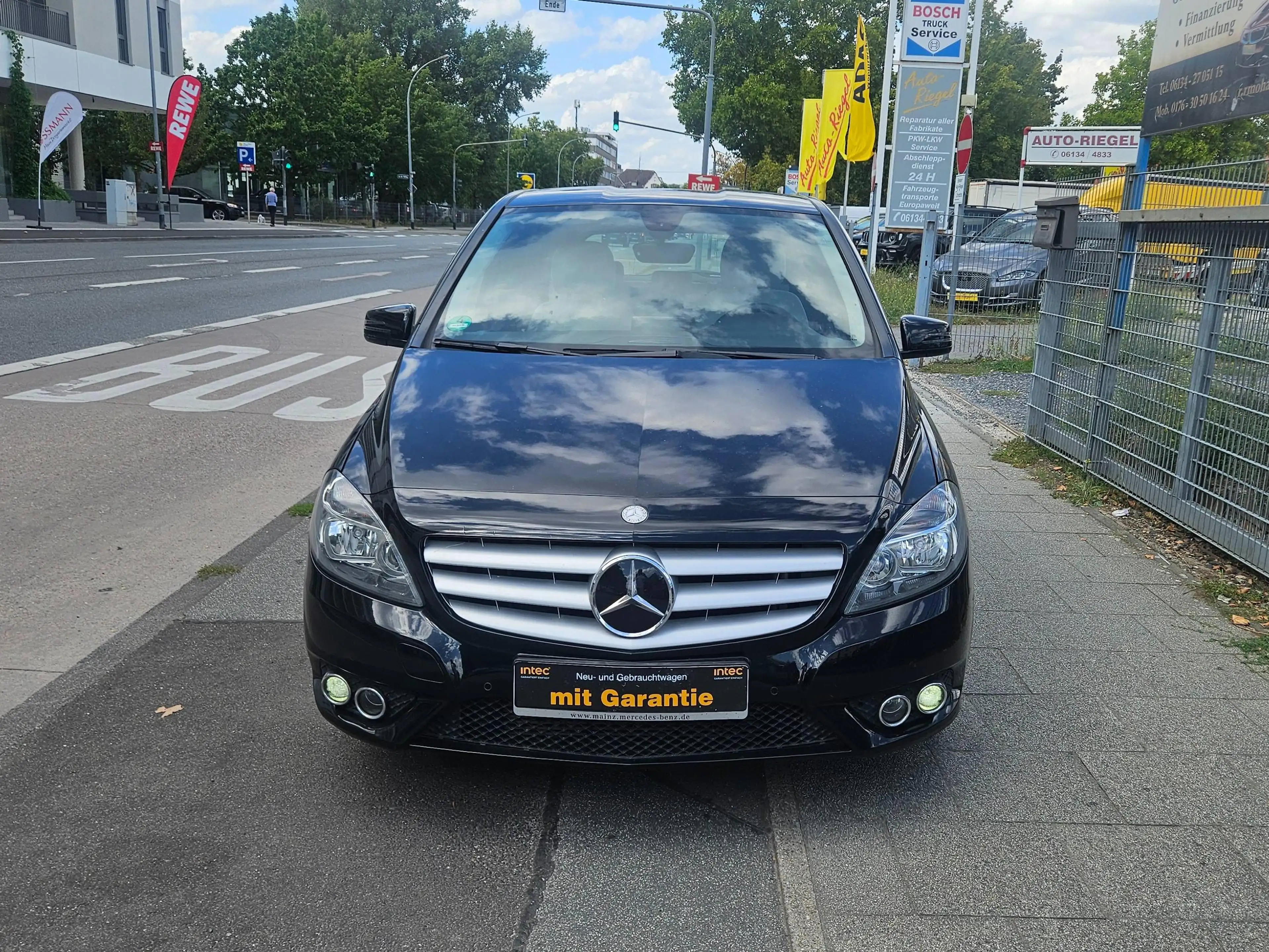 Mercedes-Benz B 180 B-Klasse BlueEFFICIENCY EDITION 1