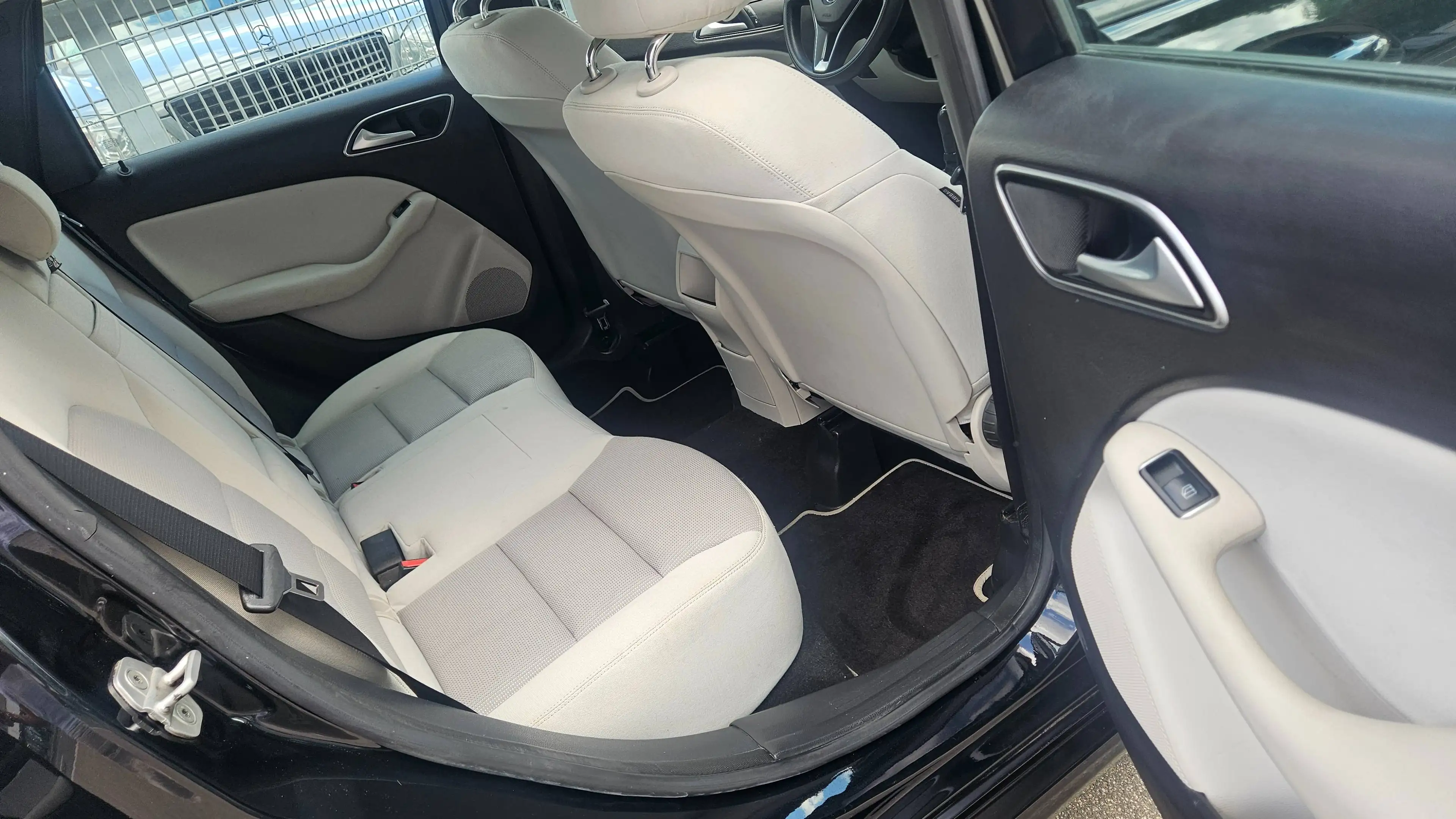 Mercedes-Benz B 180 B-Klasse BlueEFFICIENCY EDITION 1 — photo 14