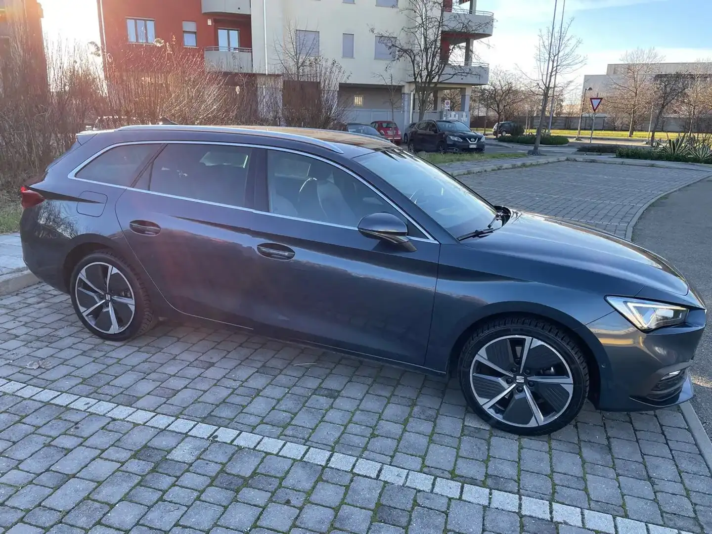 SEAT Leon e-Hybrid Leon IV Sportstourer 1.4 e-hybrid Xcellence dsg Šedá - 2