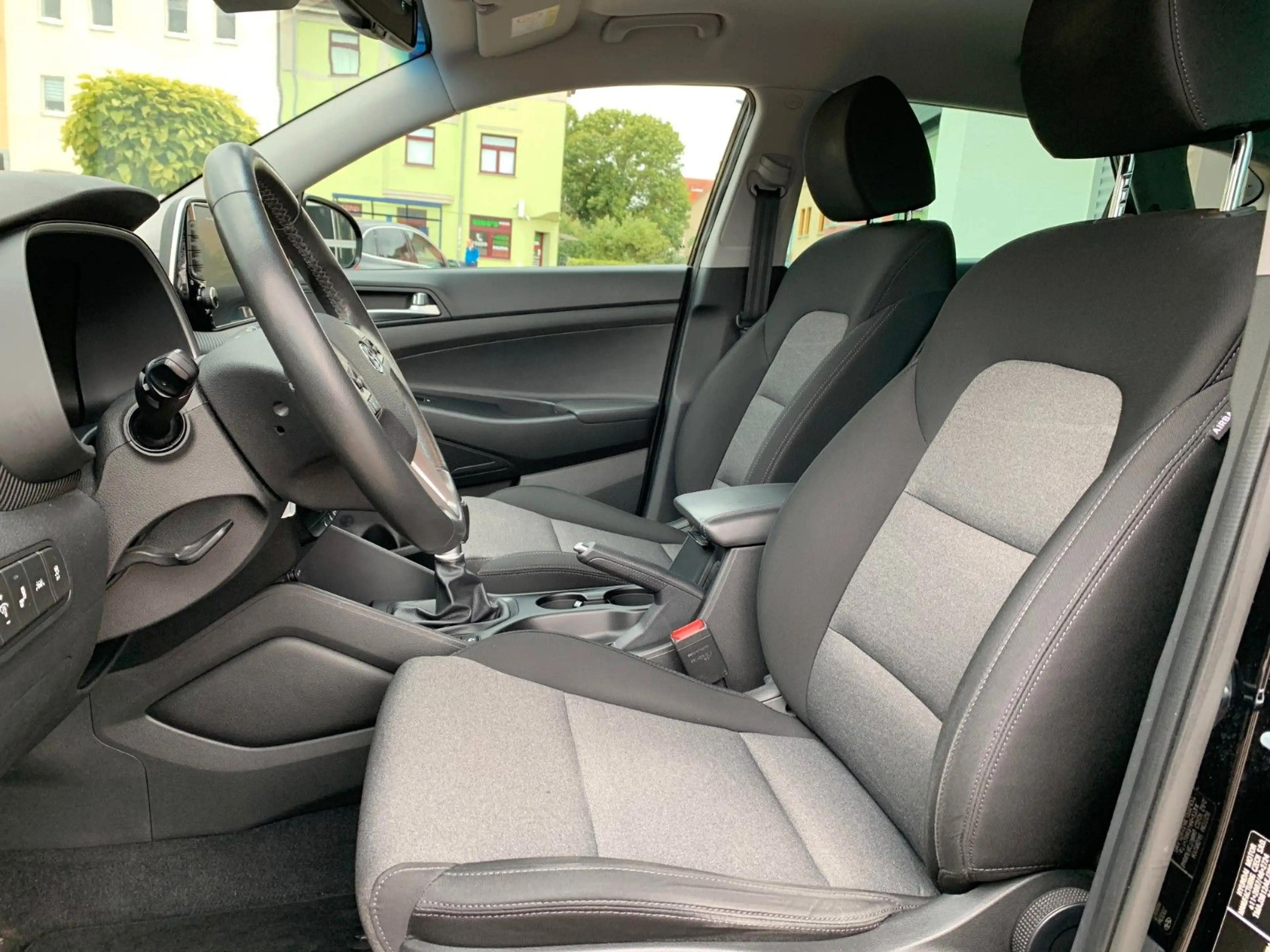 Hyundai TUCSON 1.6T-GDI 2WD AHK+Navi+Sitz-Lenkhzg+Kamera — photo 9