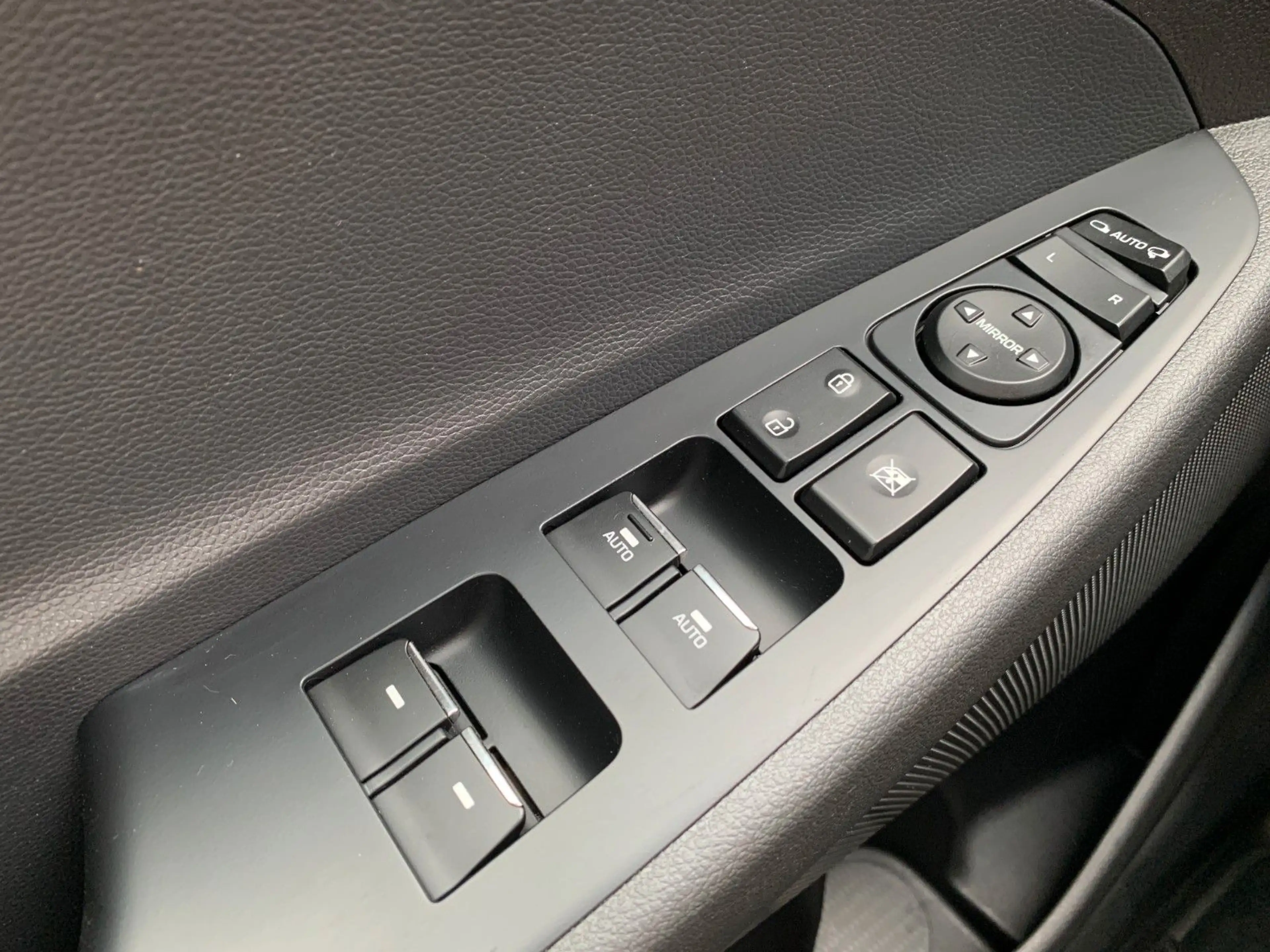 Hyundai TUCSON 1.6T-GDI 2WD AHK+Navi+Sitz-Lenkhzg+Kamera — photo 25