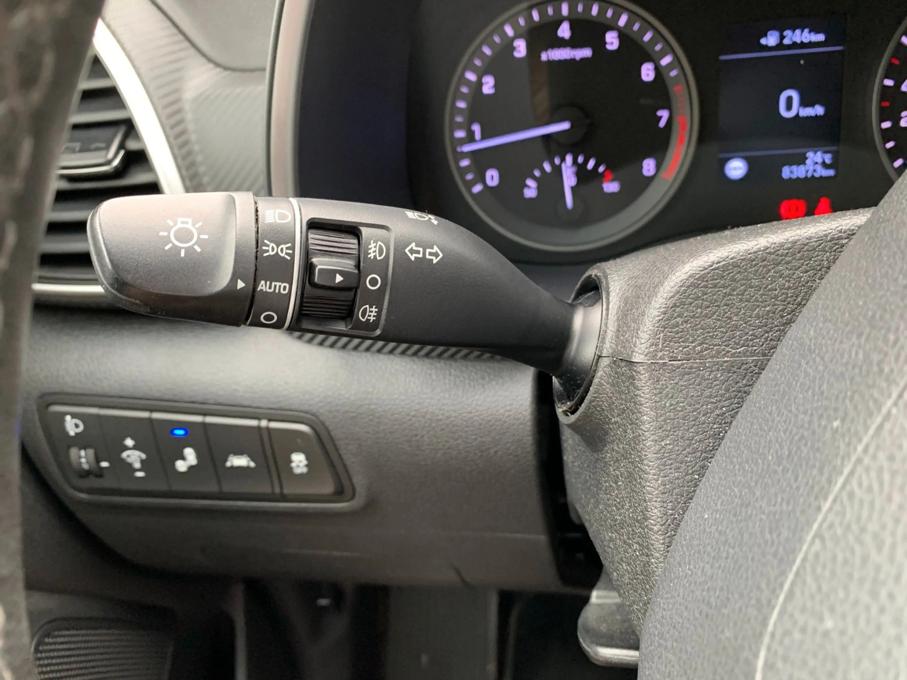 Hyundai TUCSON 1.6T-GDI 2WD AHK+Navi+Sitz-Lenkhzg+Kamera — photo 19