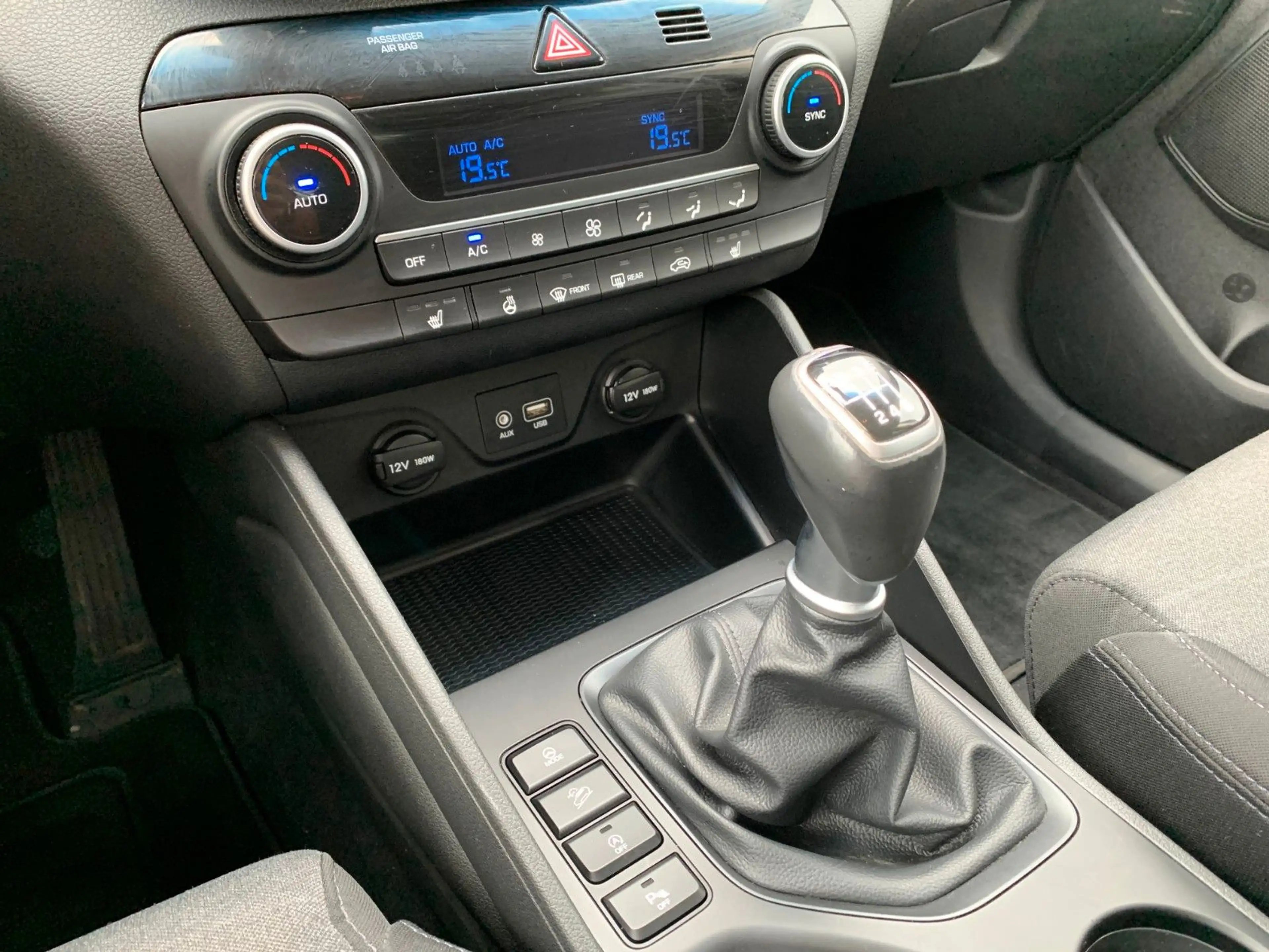 Hyundai TUCSON 1.6T-GDI 2WD AHK+Navi+Sitz-Lenkhzg+Kamera — photo 13