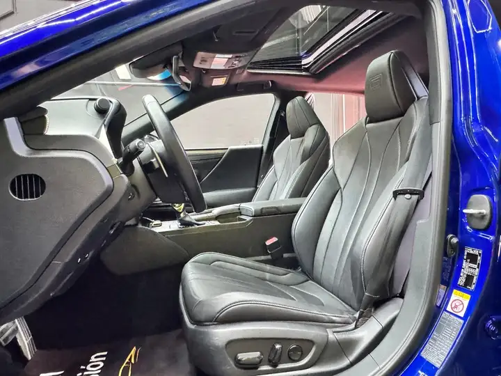 Lexus ES300 2019, foto 25