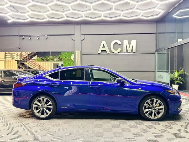 Lexus ES300 2019, foto 5