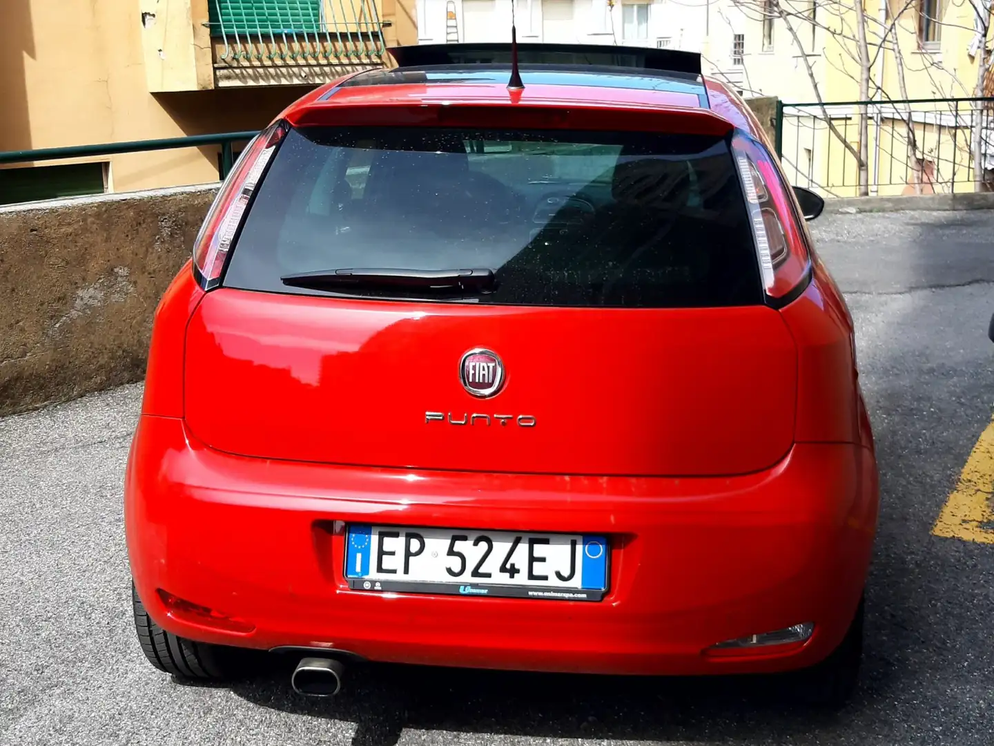 Fiat Punto Punto III 2012 3p 1.4 m-air 16v t. Lounge s Rosso - 2