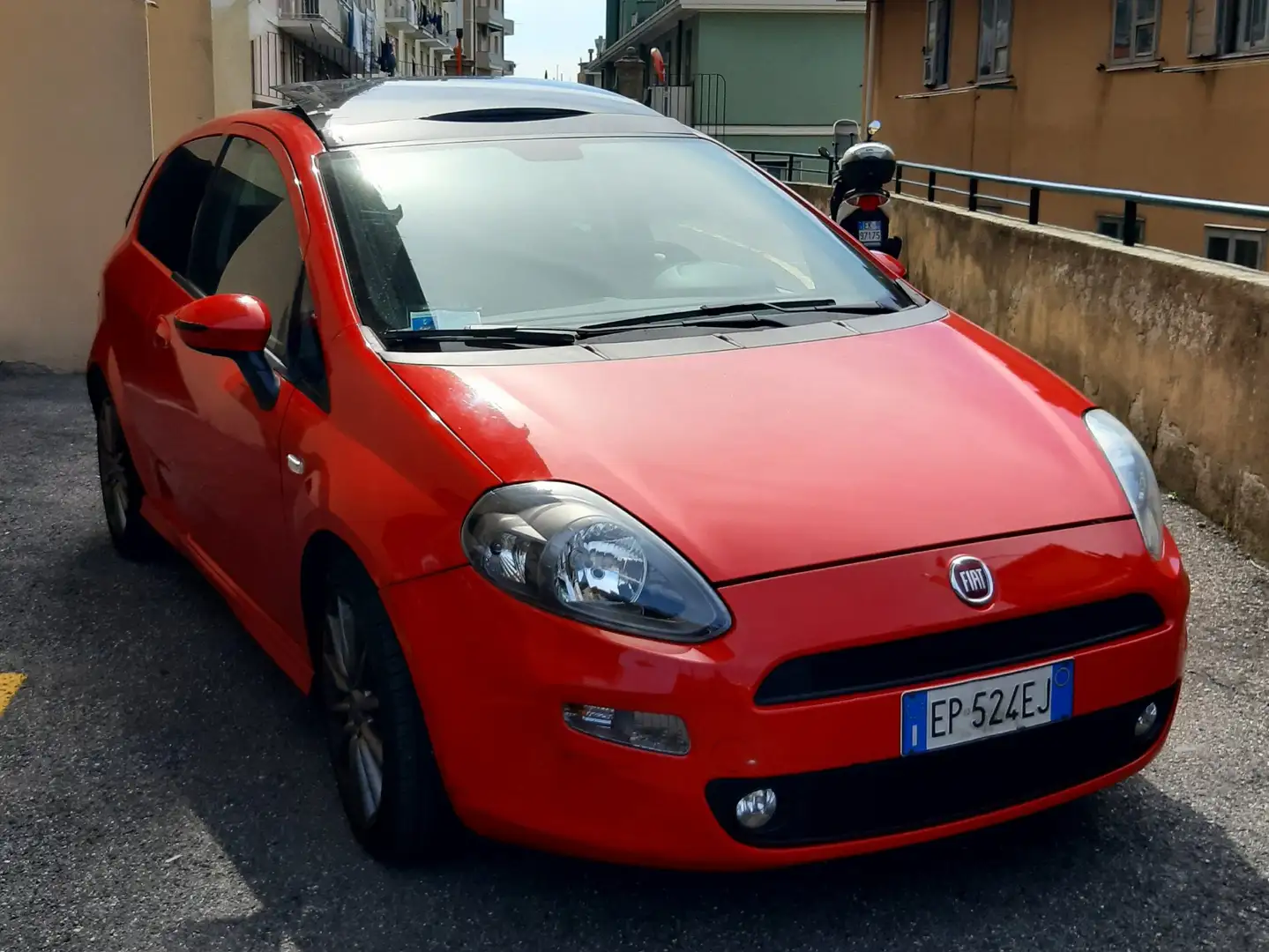 Fiat Punto Punto III 2012 3p 1.4 m-air 16v t. Lounge s Rosso - 1