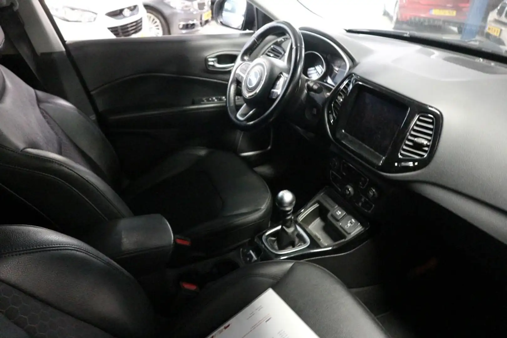 Jeep Compass 1.3T Night Eagle Liberty Edition / 1e EIG / BTW / Grijs - 2