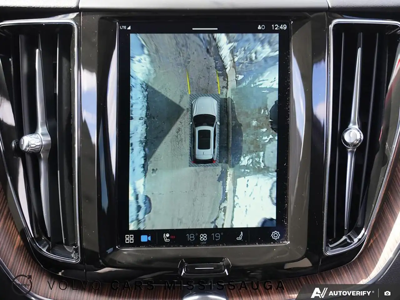 Volvo XC60 снимка Volvo XC60