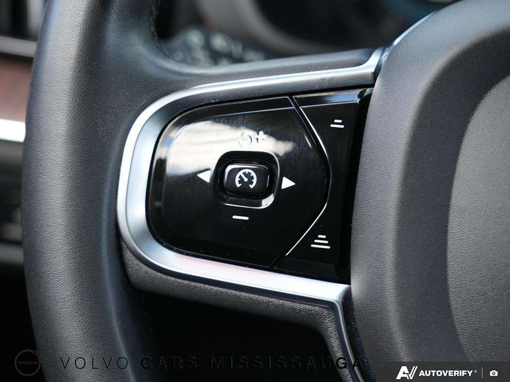 2023 Volvo XC60 Plus Bright PHEV Harmon Kardon Premium Sound Syste thumb 17
