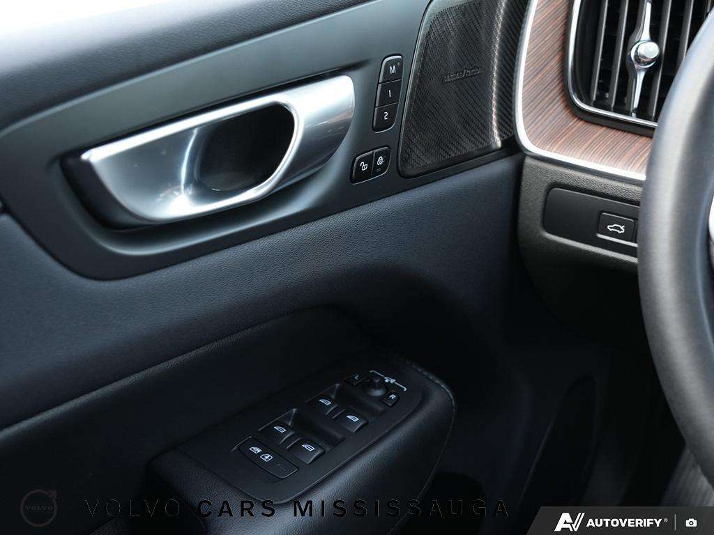 2023 Volvo XC60 Plus Bright PHEV Harmon Kardon Premium Sound Syste thumb 16