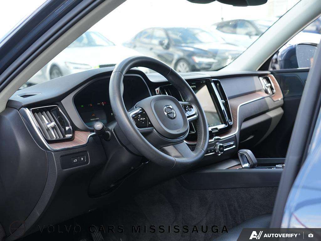 2023 Volvo XC60 Plus Bright PHEV Harmon Kardon Premium Sound Syste thumb 12