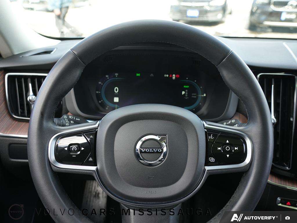 2023 Volvo XC60 Plus Bright PHEV Harmon Kardon Premium Sound Syste thumb 13