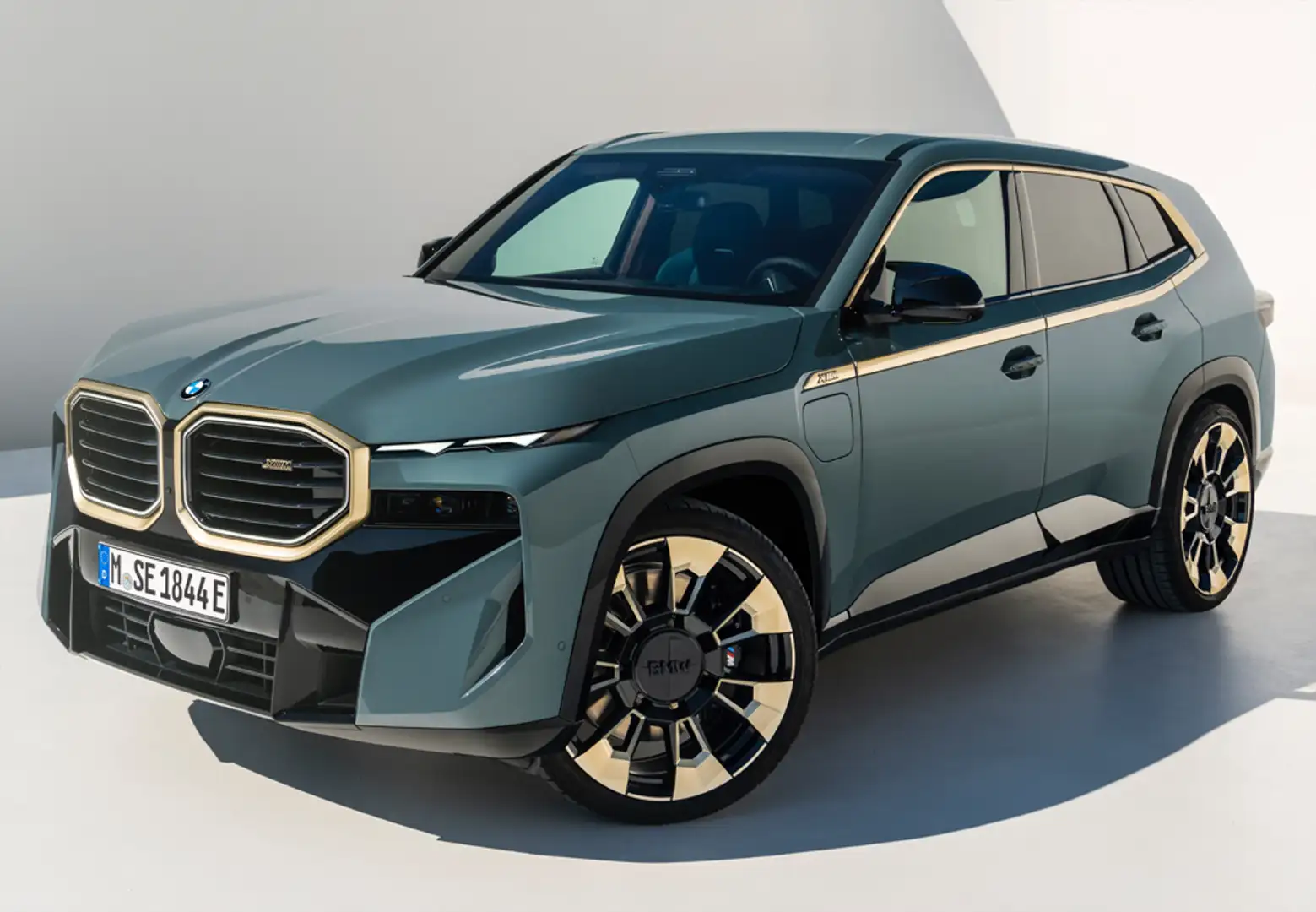 BMW XM Label Red - 1